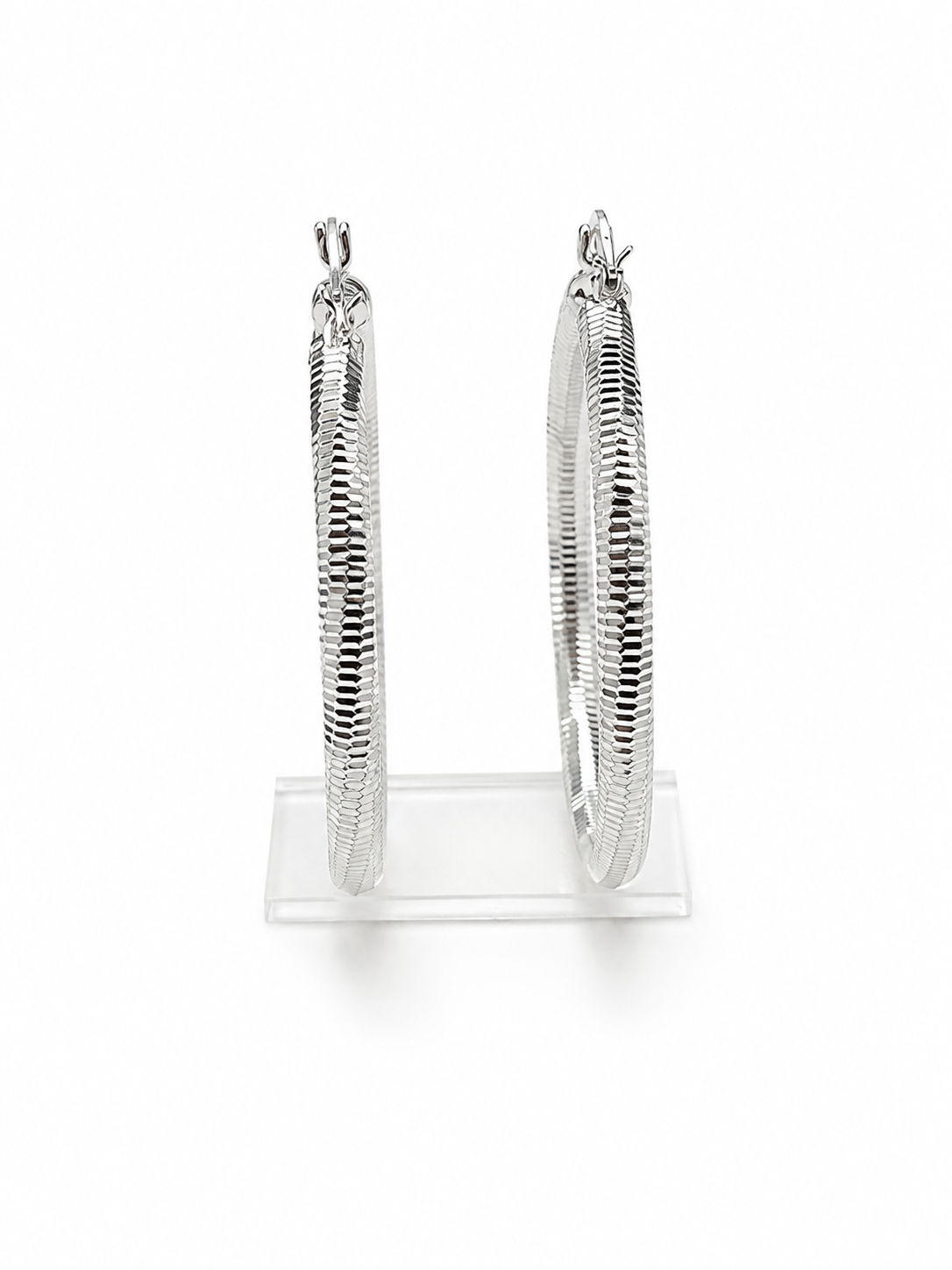 Aspen Ribbed Hoop Earrings – White Oro Laminado